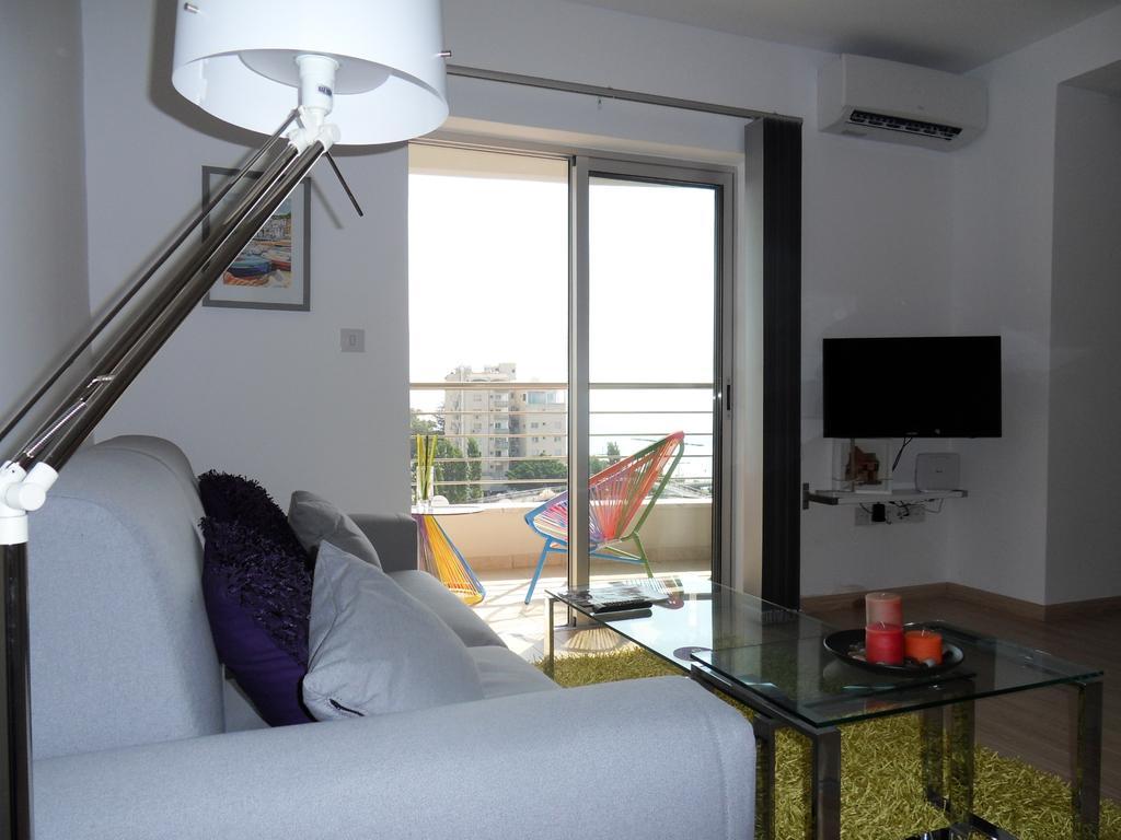 Eden Beach Apartment 611 Limassol Rum bild